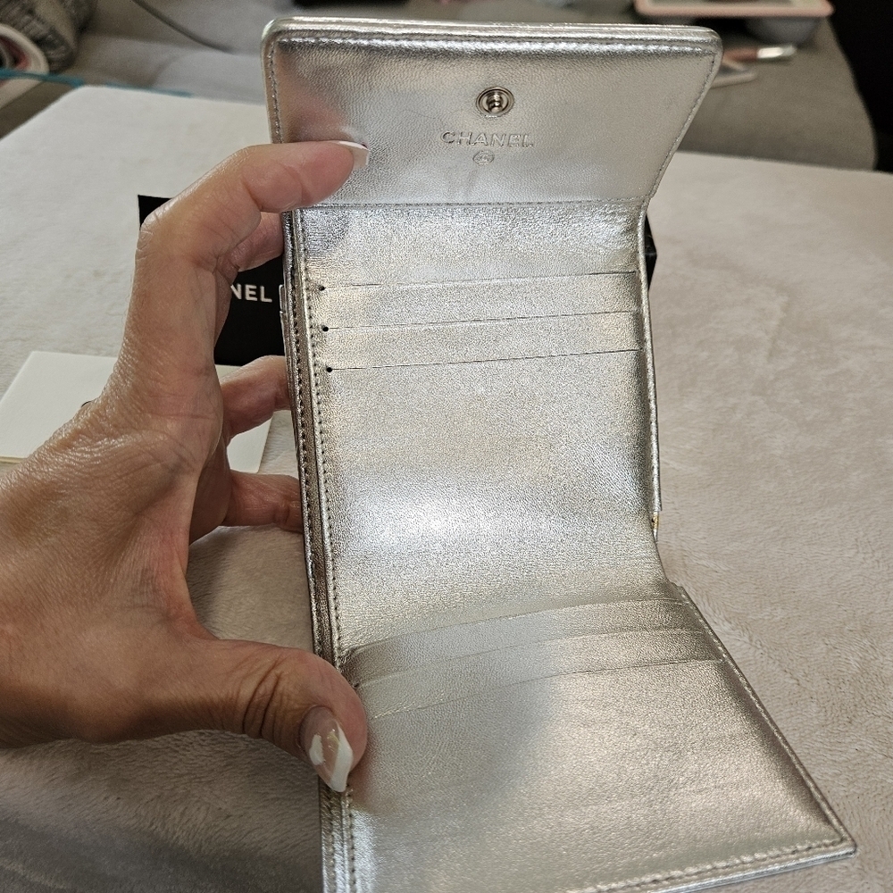 Chanel Vintage precious symbols Compact Silver Quilted Wallet - Picture 11 of 16